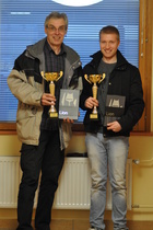 Ronille ja Tapanille SML SM-kisoissa Maaningalla avauspäivänä molemmille nelosijat ja samanlaiset kotiinviemiset. Sunnuntaina Roni otti vielä hirvessä toisen nelossijan loistavalla loppukilpailulla.