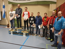 Ilmahirven miesten palkintojenjako. Roni Tenhunen viides ja Krister Hollmberg kahdeksas.
