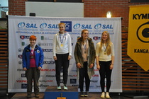 Oona Tenhuselle pronssia putoavien taulujen SM-kisoissa Kangasalalla.